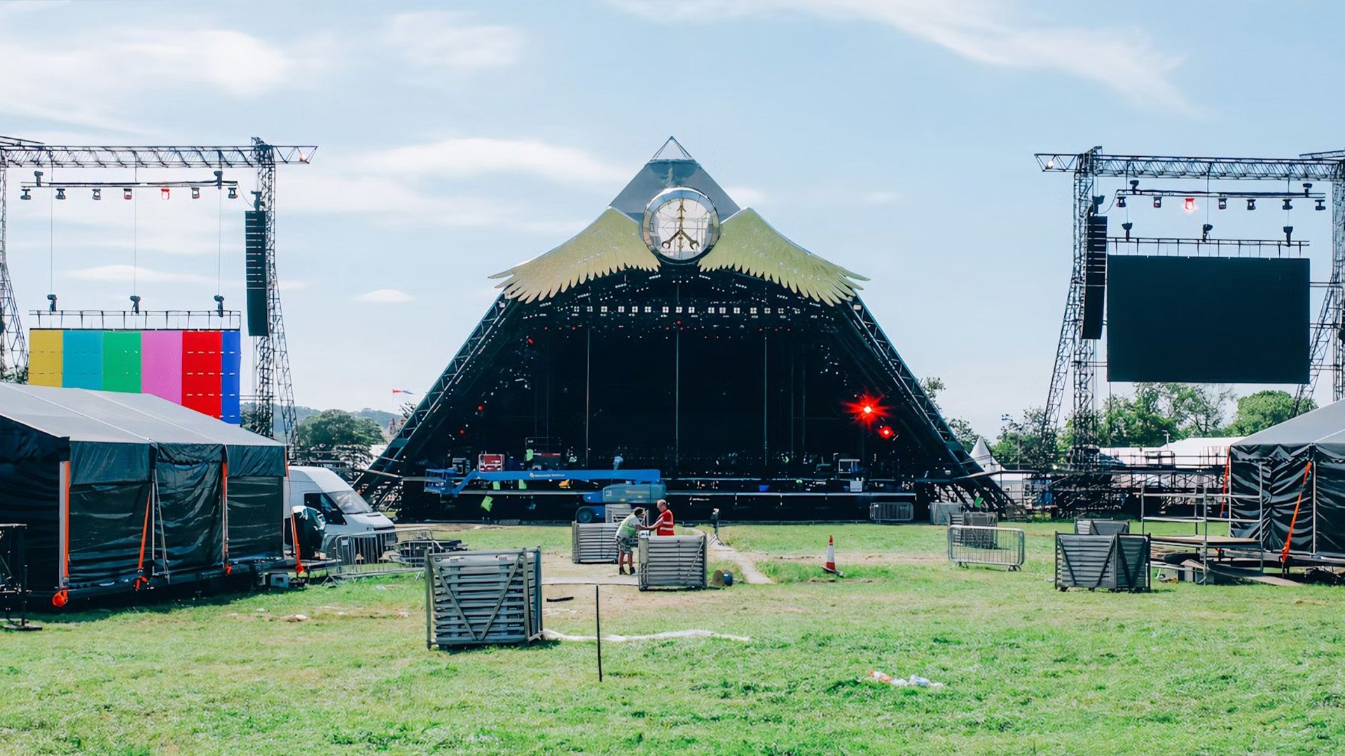 A festival terrain with a big tent which has been tested for safety by Vinçotte 